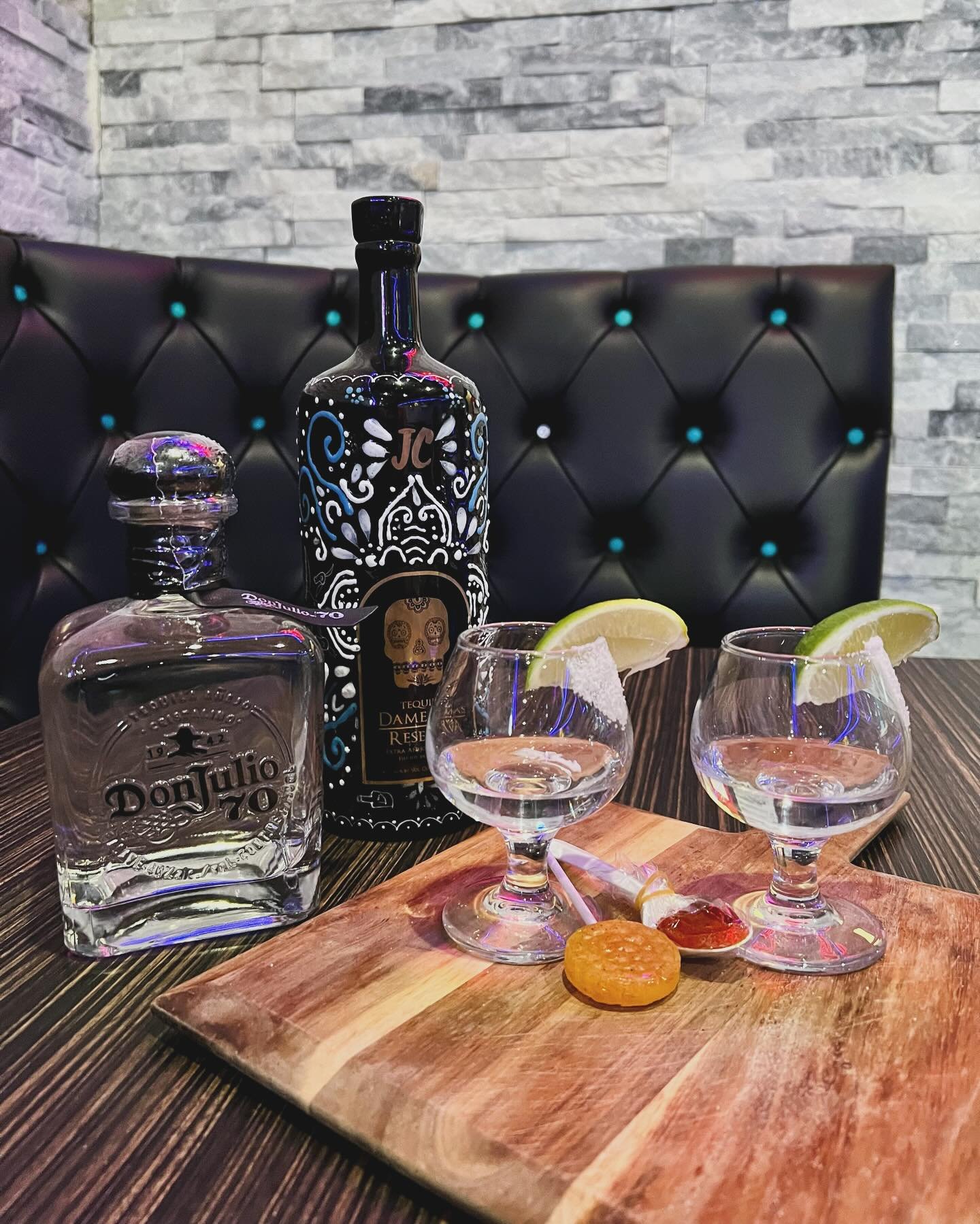 It&rsquo;s 5 o&rsquo;clock somewhere 😏 Get your favorite tequila shots at our Whittier and Colton Location 📍
#tequilatequila #mondaymood #mariscos #resturant #lasexymichelada #explore